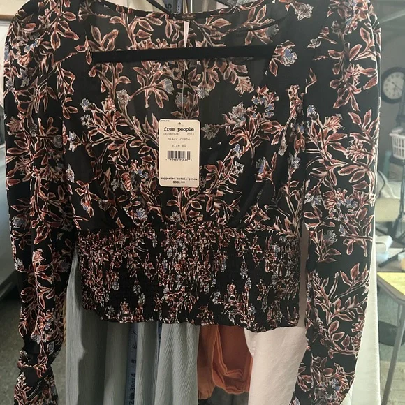 Free People Top NWT  Floral Combo  Print Long Sleeve 5 Button Cuff. - Picture 4 of 11